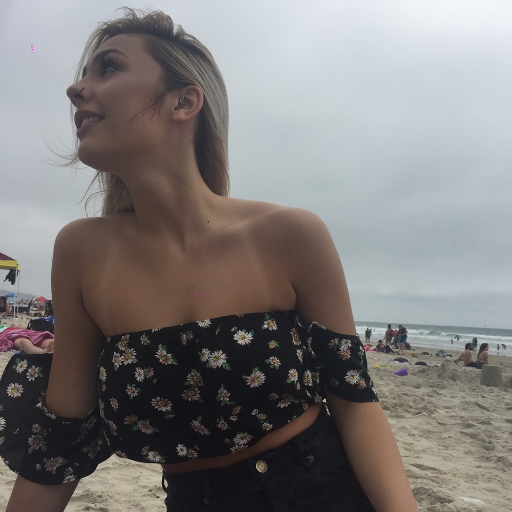 Off the shoulder daisy crop top worn once